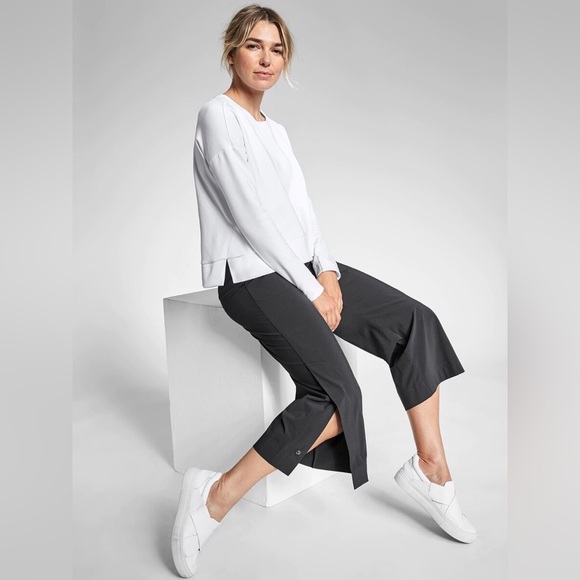 Athleta Tribeca Crop pants, navy blue, size 2 - Picture 10 of 11